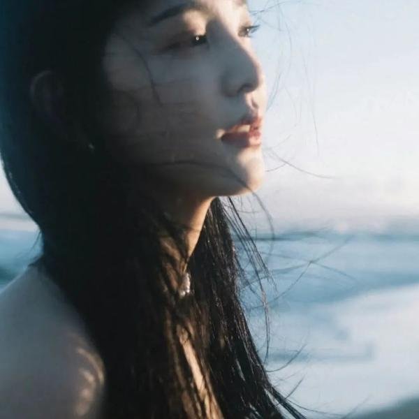巴黎夜未眠 海报
